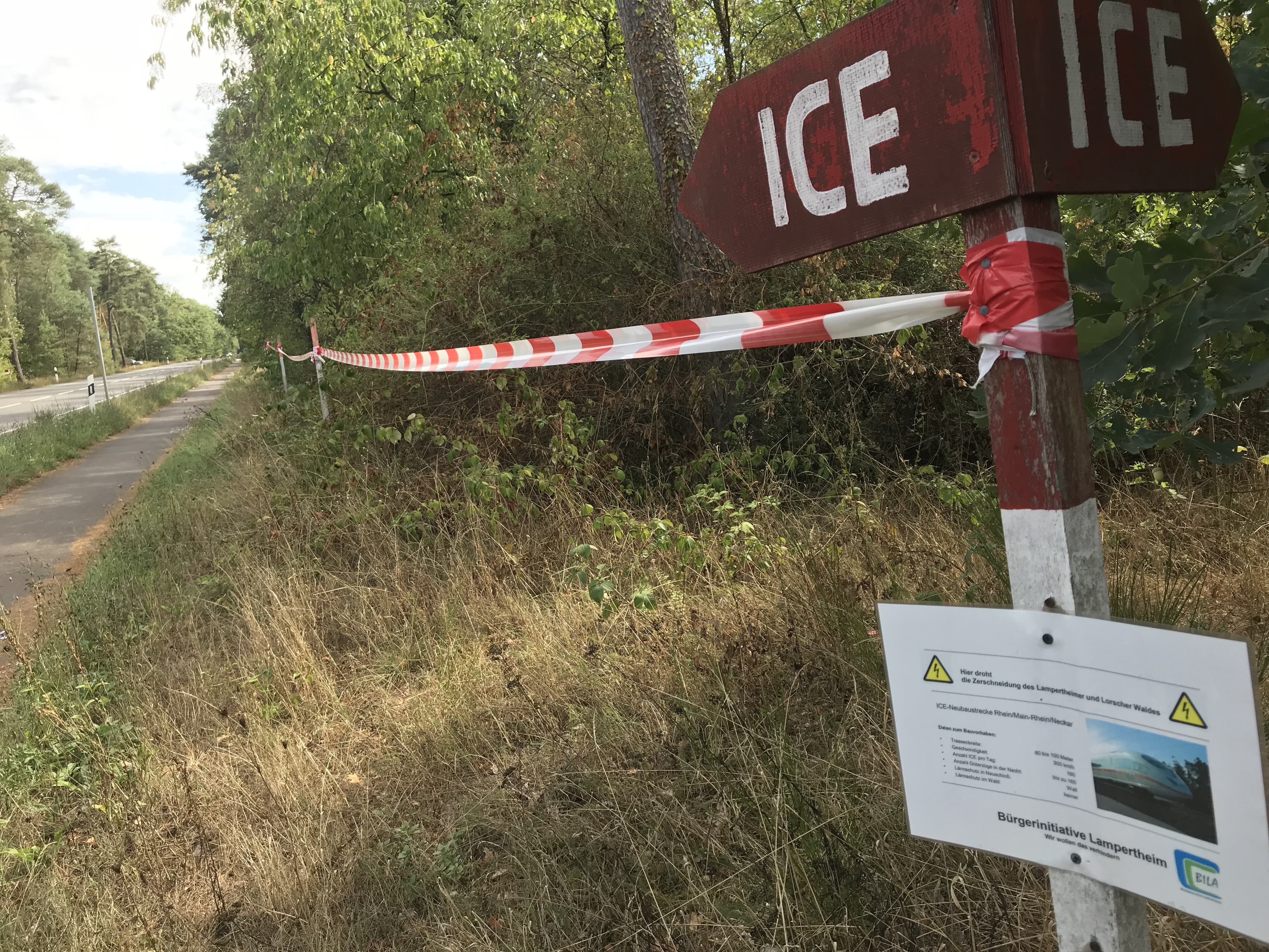 Markierung des möglichen Verlaufs der ICE-Trasse bei Neuschloß.