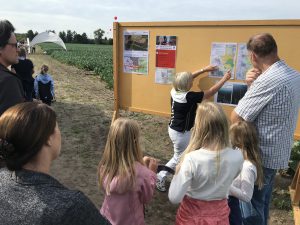 Die Bürgerkammer Neuschloß informiert über die geplante Neubaustrecke.