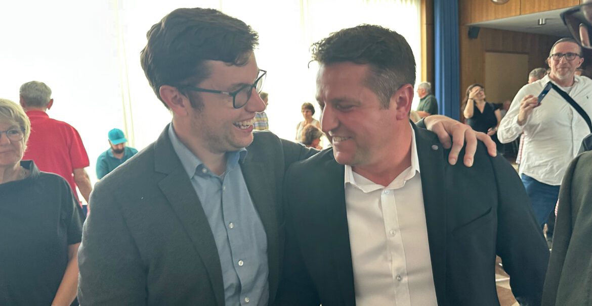Marius Schmidt (SPD, links) und Alexander Scholl (CDU).