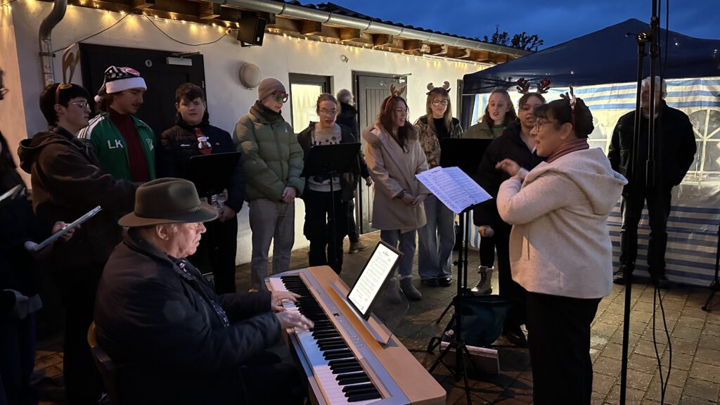 Der Ephata-Chor Juniors unterhielt musikalisch.