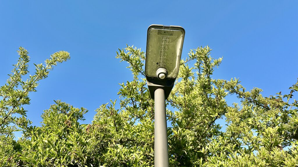 Straßenlaternen mit LED im Akazienweg.