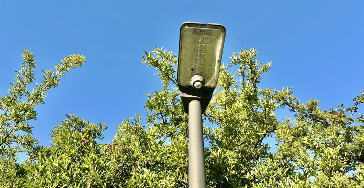 Straßenlaternen mit LED im Akazienweg.
