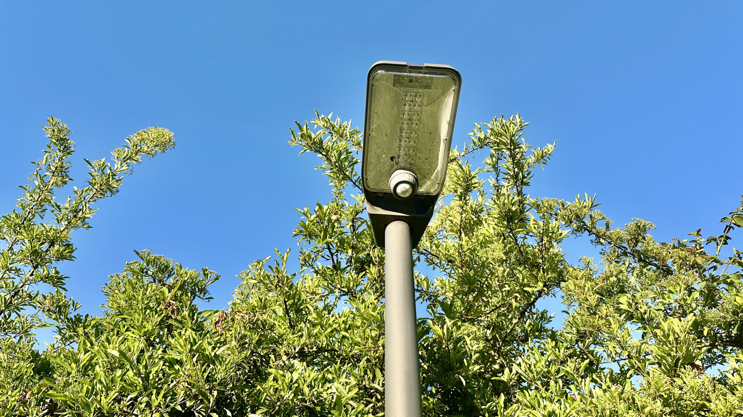 Straßenlaternen mit LED im Akazienweg.
